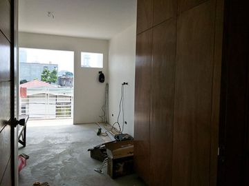 PH731 Townhouse For Sale In Kamias At 10.8M Quezon City