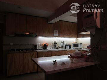 Se vende Casa 10D/5B 11/2 Cuadra del Metro Rodrigo de Araya