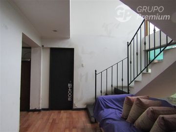 Se vende Casa 10D/5B 11/2 Cuadra del Metro Rodrigo de Araya