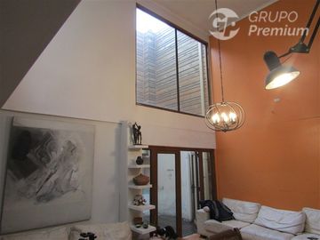 Se vende Casa 10D/5B 11/2 Cuadra del Metro Rodrigo de Araya