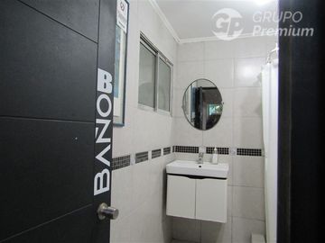 Se vende Casa 10D/5B 11/2 Cuadra del Metro Rodrigo de Araya