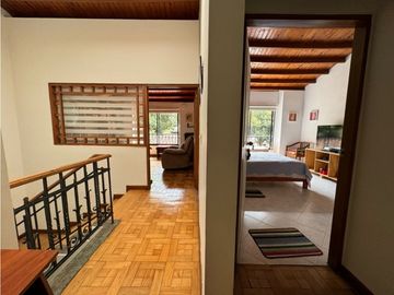 Casa en venta en Envigado transversal intermedia, mall la Sebastiana