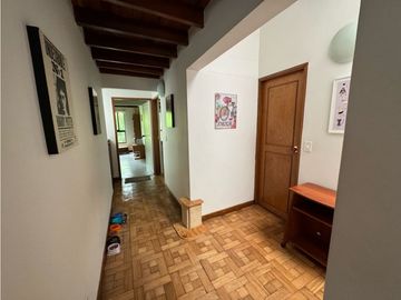 Casa en venta en Envigado transversal intermedia, mall la Sebastiana