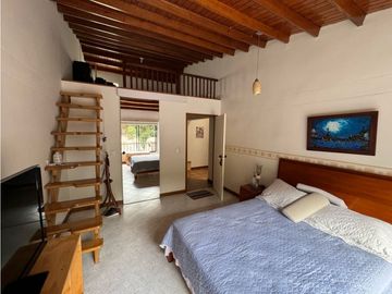 Casa en venta en Envigado transversal intermedia, mall la Sebastiana