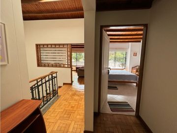 Casa en venta en Envigado transversal intermedia, mall la Sebastiana