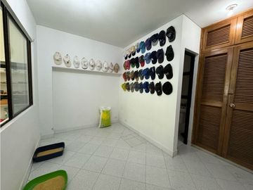 Casa en venta en Envigado transversal intermedia, mall la Sebastiana