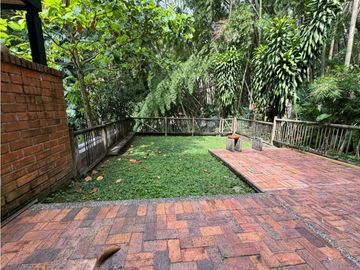Casa en venta en Envigado transversal intermedia, mall la Sebastiana