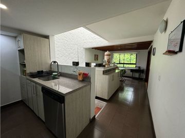 Casa en venta en Envigado transversal intermedia, mall la Sebastiana