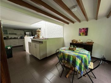 Casa en venta en Envigado transversal intermedia, mall la Sebastiana