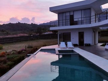 finca en venta en lago calima. Cod V15022