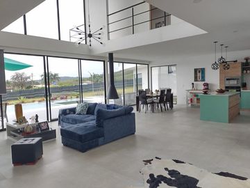 finca en venta en lago calima. Cod V15022