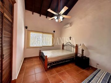 Se Vende Impresionante Casa con Vistas y Piscina en Sorá