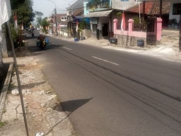 Rumah Second Lama Pinggir Jalan Dekat Pusat Wisata Junrejo Kota Batu