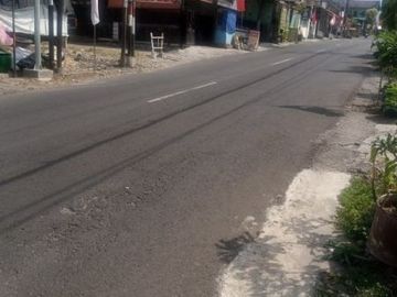 Rumah Second Lama Pinggir Jalan Dekat Pusat Wisata Junrejo Kota Batu