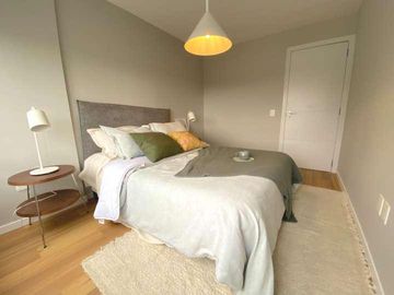 Apartamento luminoso de 1 dormitorio  con terraza y amplio patio en barrio Tres Cruces, Montevideo
