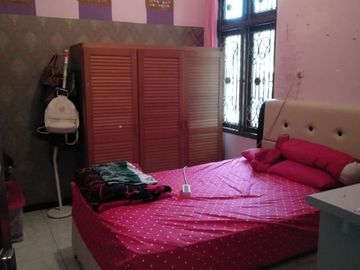 RUMAH 2LT SIAP HUNI FREE FURNISHED DI JALAN KALIURANG
