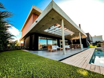 Casa en venta en El Yacht, Nordelta