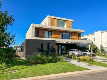 Casa en venta en El Yacht, Nordelta