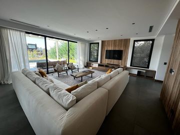 Casa en venta en El Yacht, Nordelta