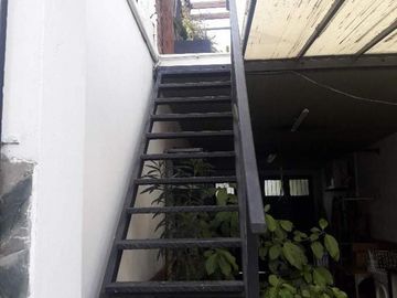 CHALET DE 4 AMBIENTES EN VENTA - MORON SUR