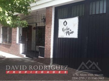 CHALET DE 4 AMBIENTES EN VENTA - MORON SUR
