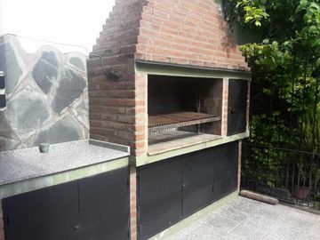 CHALET DE 4 AMBIENTES EN VENTA - MORON SUR