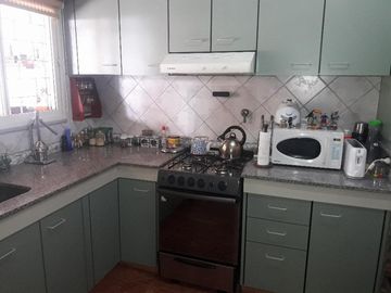 CHALET DE 4 AMBIENTES EN VENTA - MORON SUR