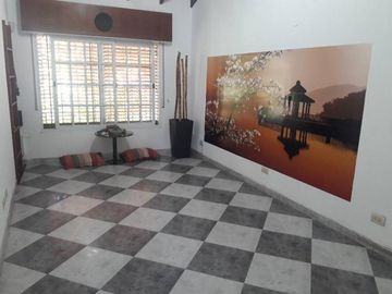 CHALET DE 4 AMBIENTES EN VENTA - MORON SUR
