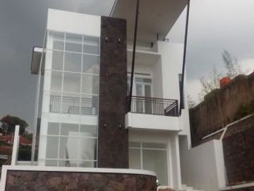 'r'rumah di bojong koneng dekat dago resort bandung