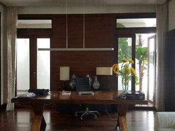 DIJUAL Rumah Long Golf View di Graha Famili