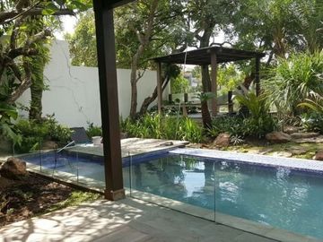 DIJUAL Rumah Long Golf View di Graha Famili