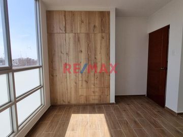 DEPARTAMENTO EN VENTA EN LA URBANIZACIÓN LOS SAUCES PIMENTEL
Un lugar seguro para vivir rodeado de parques y jardines,muy cerca de todo lo que necesi