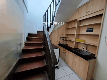 Dijual Rumah Terawat Strategis Pondok Indah Jakarta Selatan