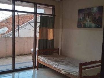 Rumah Sewa 2 Lantai Terawat Apik Siap Huni di Sarijadi Kodya Bandung
