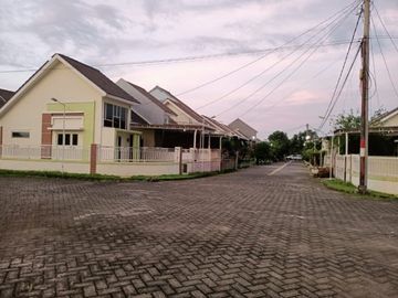 Banyak Free-nya! Rumah Shaistanaya City Dekat Lippo, Suncity Mall, Tol Sidoarjo