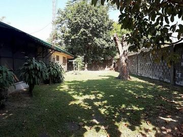 Bungalow house for sale inside a gated Subdivision in Friend