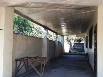 Bungalow house for sale inside a gated Subdivision in Friend