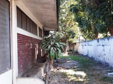 Bungalow house for sale inside a gated Subdivision in Friend