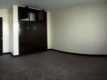 Bungalow house for sale inside a gated Subdivision in Friend