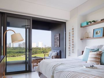 Apartamento con vista al mar, campo de golf y la reserva natural.