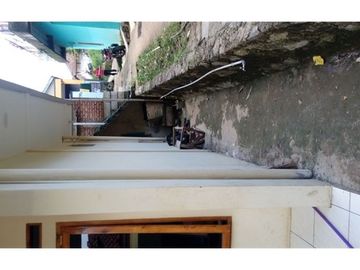 Walau masuk gang rumah kokoh ini enak buat hunian | ZAENALSOFYAN