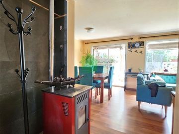 Casa en arriendo de 3 dorm. en Valdivia