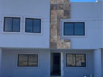 Casa en Pachuca con alberca atras de la UAEH