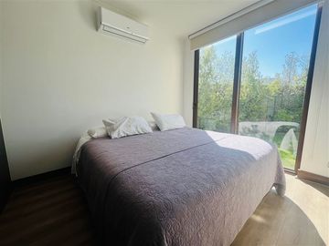 Casa en venta de 5 dorm. en condominio /colegio Mayflower