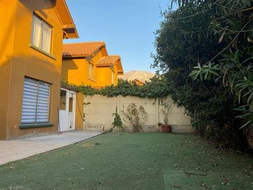 Casa venta 4 dormitorios 3 baños El Solar Arqviva, Peñalolén