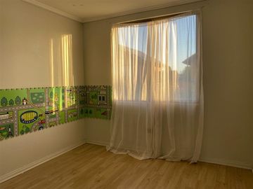 Casa venta 4 dormitorios 3 baños El Solar Arqviva, Peñalolén