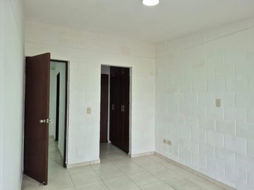 Terreno en venta en Cerro Colorado, Imperial, Cañete

Se vende amplio terreno en zona urbana con 300 mt2, a espalda de la plaza de Armas, a una cuad