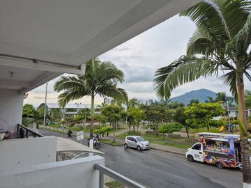 Terreno en venta en Cerro Colorado, Imperial, Cañete

Se vende amplio terreno en zona urbana con 300 mt2, a espalda de la plaza de Armas, a una cuad
