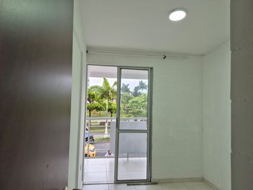 Terreno en venta en Cerro Colorado, Imperial, Cañete

Se vende amplio terreno en zona urbana con 300 mt2, a espalda de la plaza de Armas, a una cuad