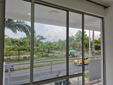Terreno en venta en Cerro Colorado, Imperial, Cañete

Se vende amplio terreno en zona urbana con 300 mt2, a espalda de la plaza de Armas, a una cuad
